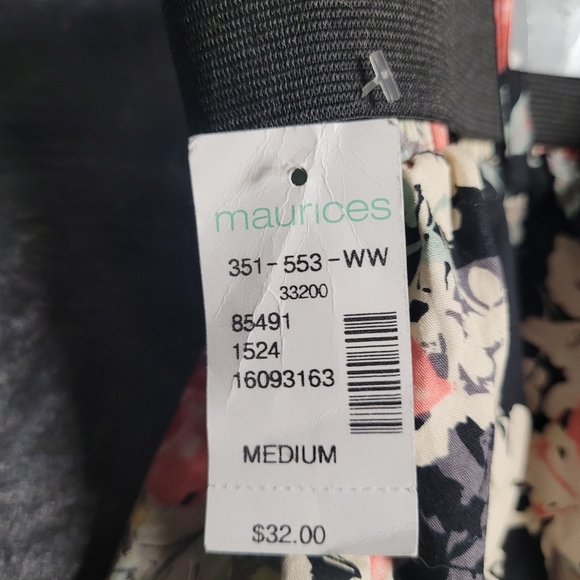 Women's Maurices skirt size Medium - Picture 2 of 2